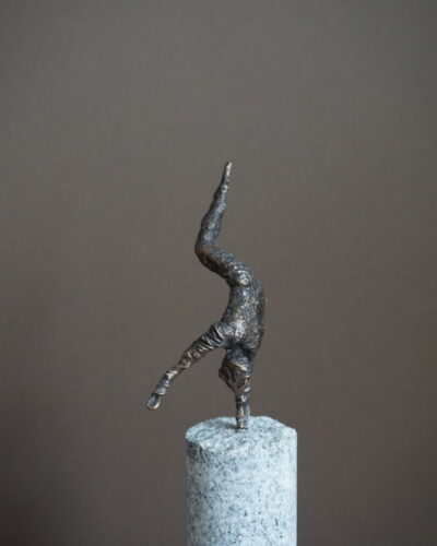 Bronzefigur Handstand